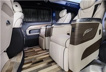 豪華な VIP シートを備えたメルセデス・ベンツ V250