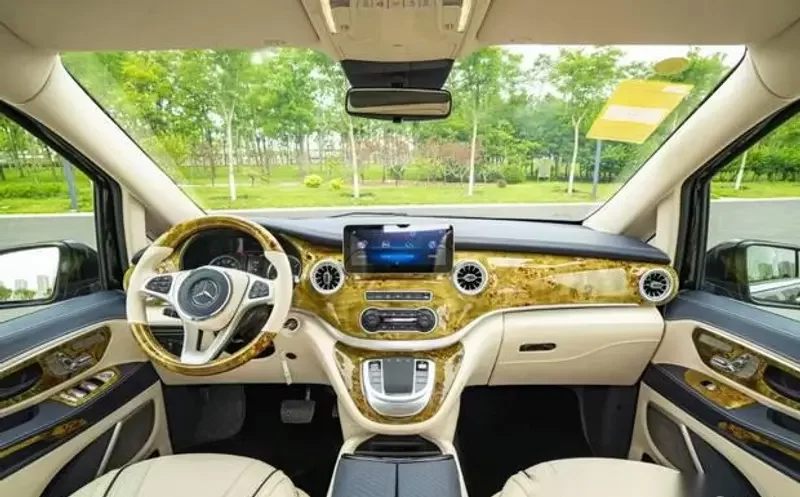車の外装装飾用ボディステッカーの正しい貼り方