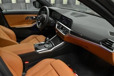 BMWはBMW 330iの新しい改良版を発表しました。
