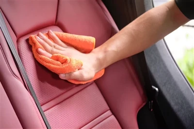車のシートクッションを一度掃除するといくらかかりますか?