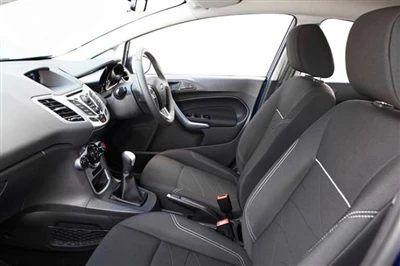 車のシートにはどんな素材が使われているのか