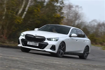 BMW 5 シリーズ ブランドの「核心と心臓」